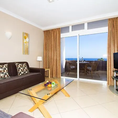 Apartment Beautiful With Stunning Sea Views *